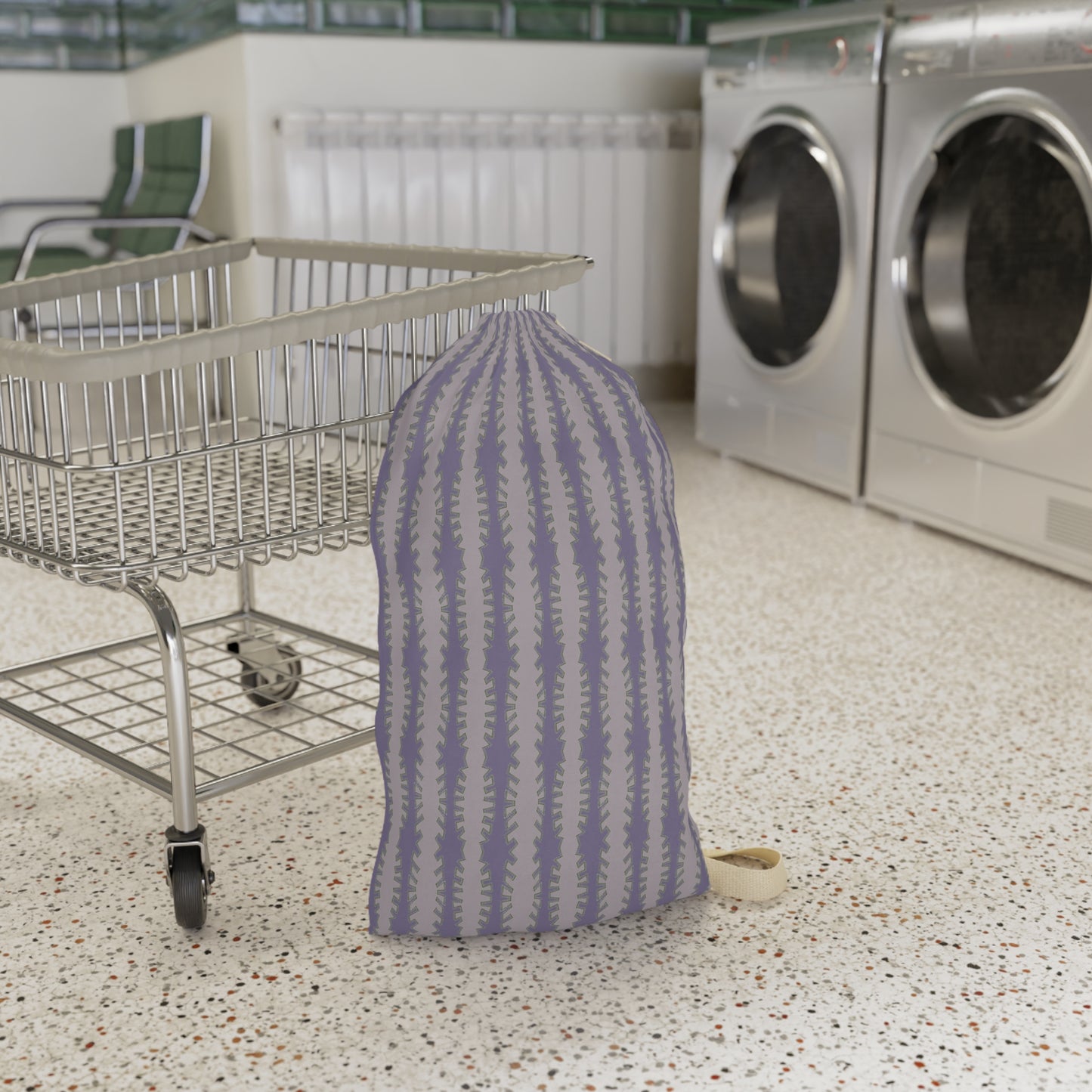 "Zipper" in pink & purple Laundry Bag