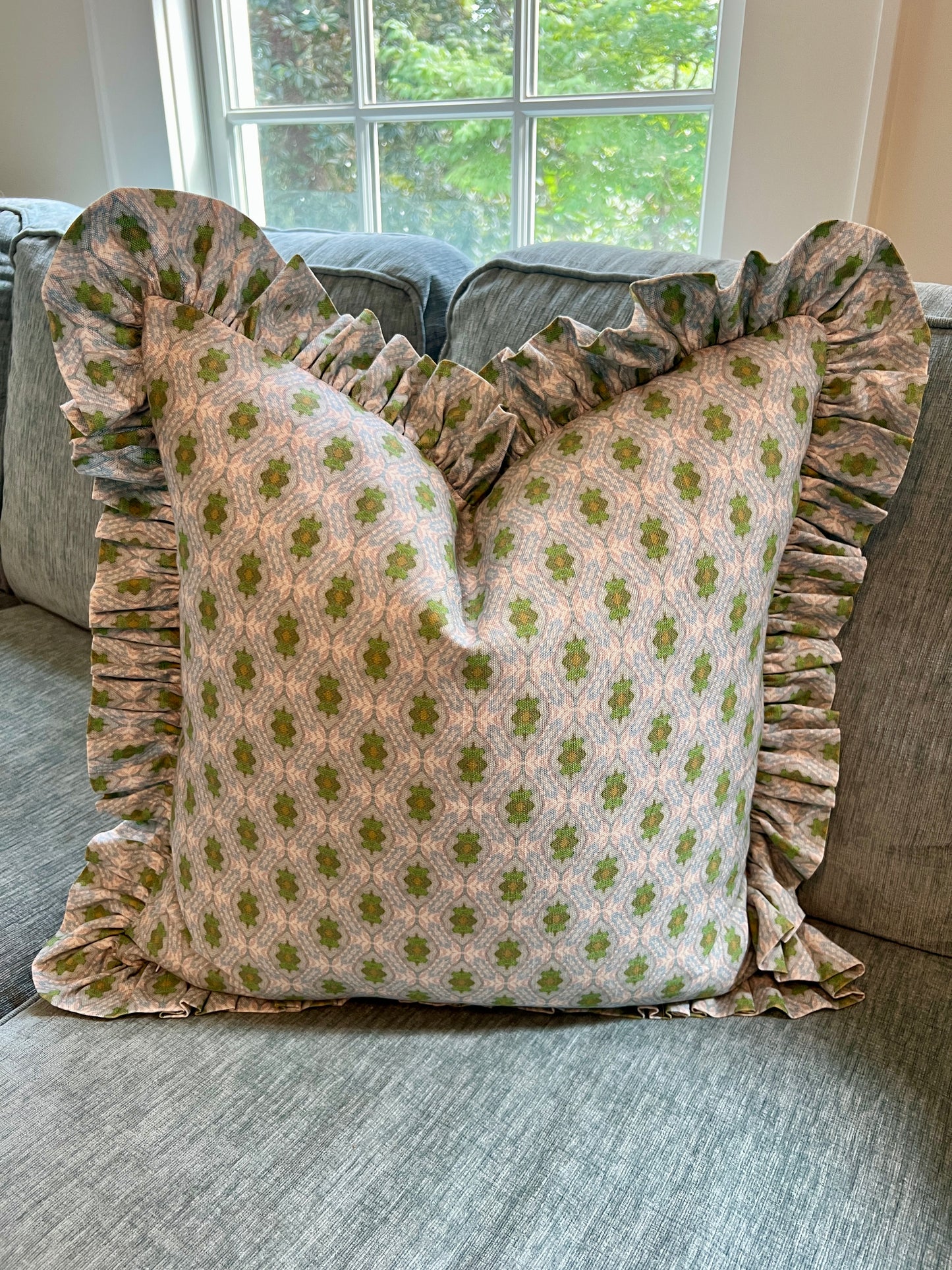 "Passerelle" Ruffle Edge Pillow Cover