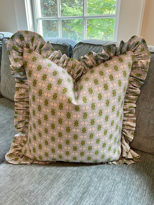 "Passerelle" Ruffle Edge Pillow Cover