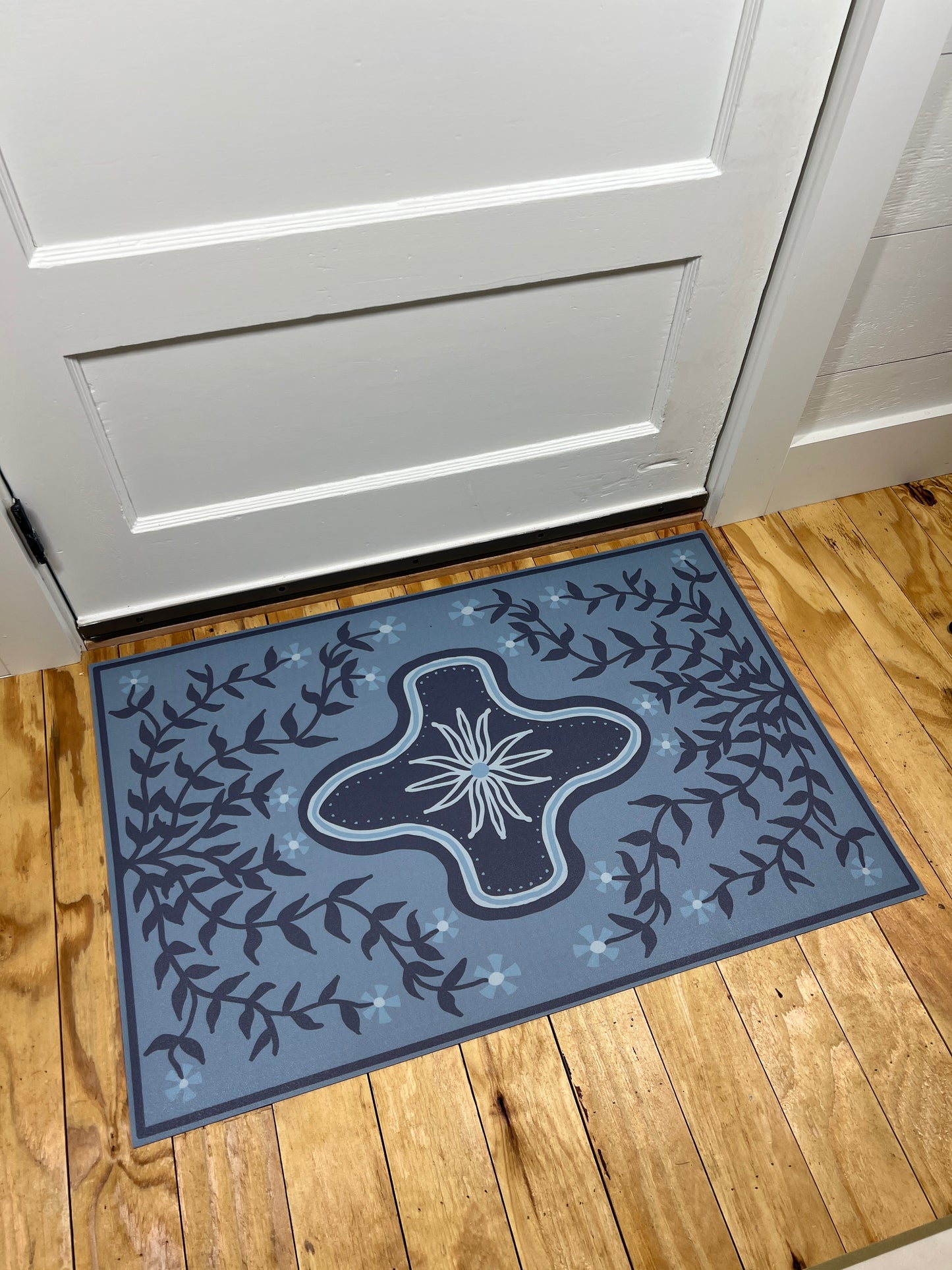 "Maggie" modern Oushak style Vinyl Mat- 24"x36"