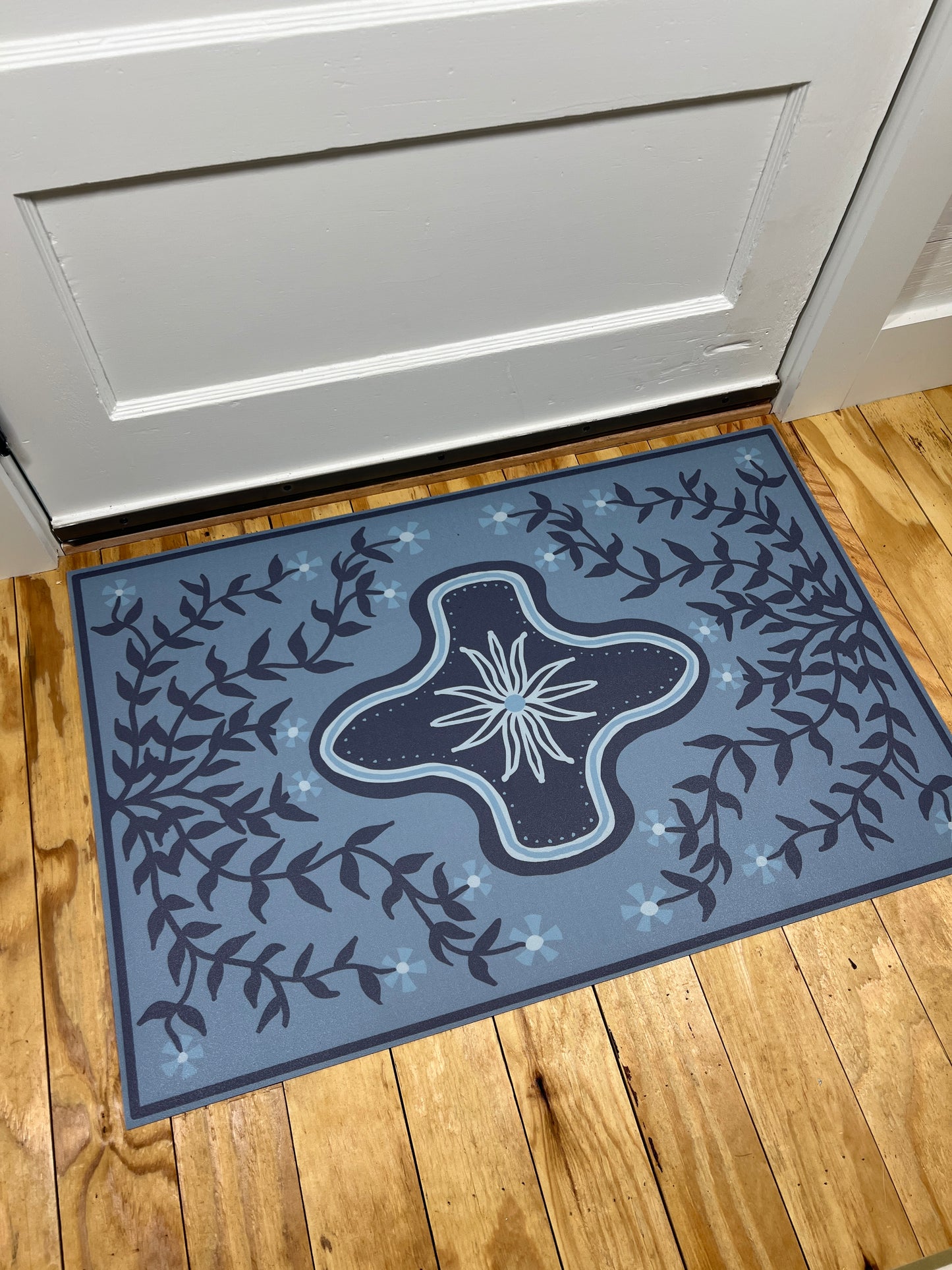"Maggie" modern Oushak style Vinyl Mat- 24"x36"